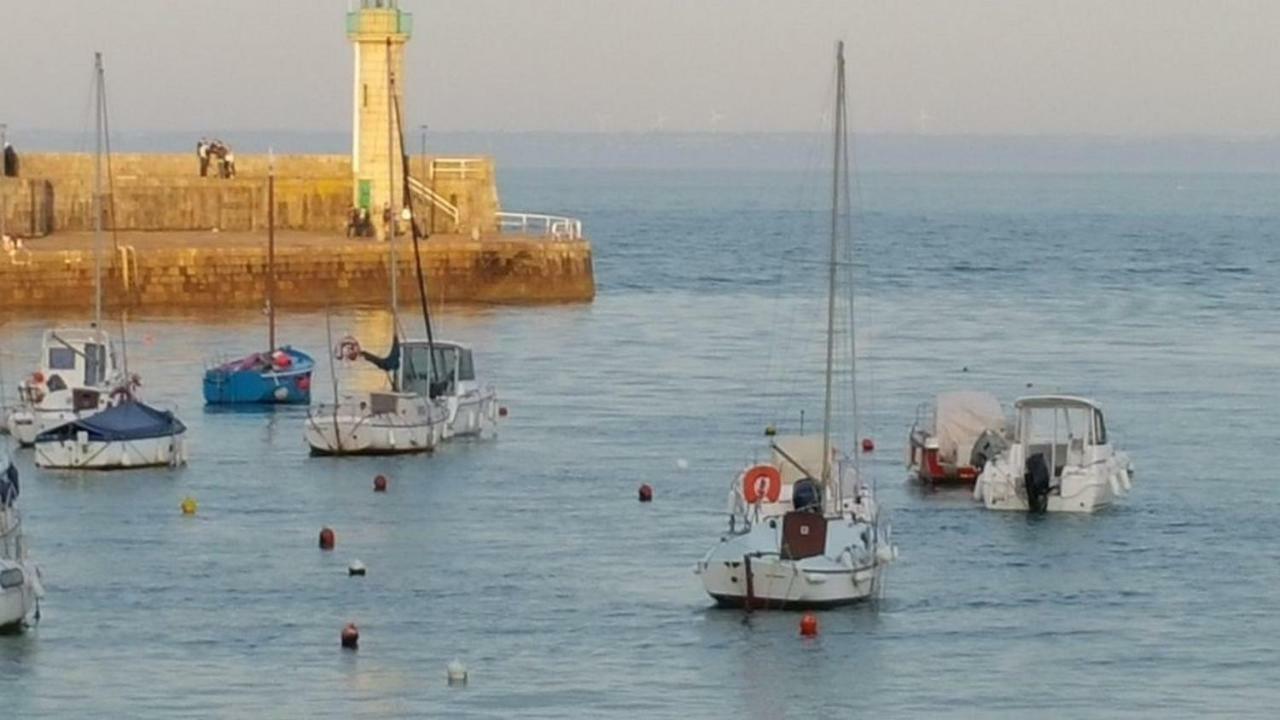 Au Bruit Des Vagues Lägenhet Binic Exteriör bild